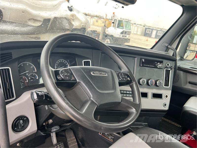 Freightliner Cascadia 126 Prime Movers
