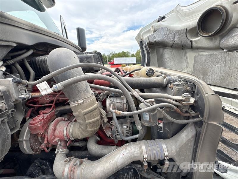 Freightliner Cascadia 126 6x4 T/A Sleeper Truck Tractor Çekiciler