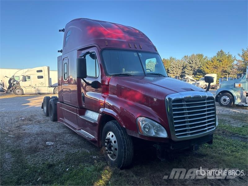 Freightliner Cascadia 125 6x4 T/A Sleeper Truck Tractor Trekkers