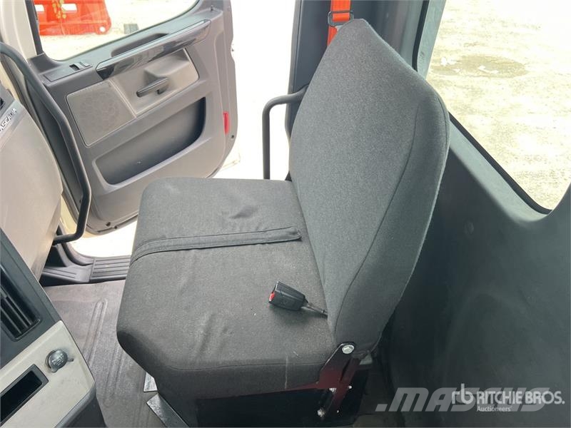 Freightliner Cascadia 116 وحدات الجر