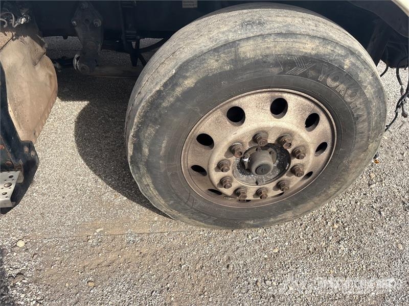 Freightliner Cascadia 125 6x4 T/A Sleeper Truck Tractor (Inoper Tractores (camiões)