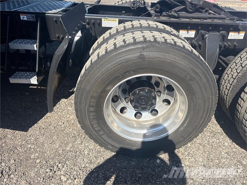 Freightliner Cascadia 125 T/A Sleeper Truck Tractor Trekkvogner