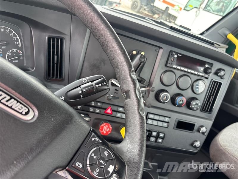 Freightliner Cascadia 126 Prime Movers