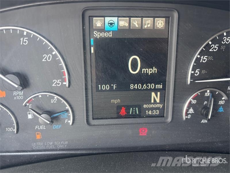 Freightliner Cascadia 126 6x4 T/A Sleeper Truck Tractor Dragbilar