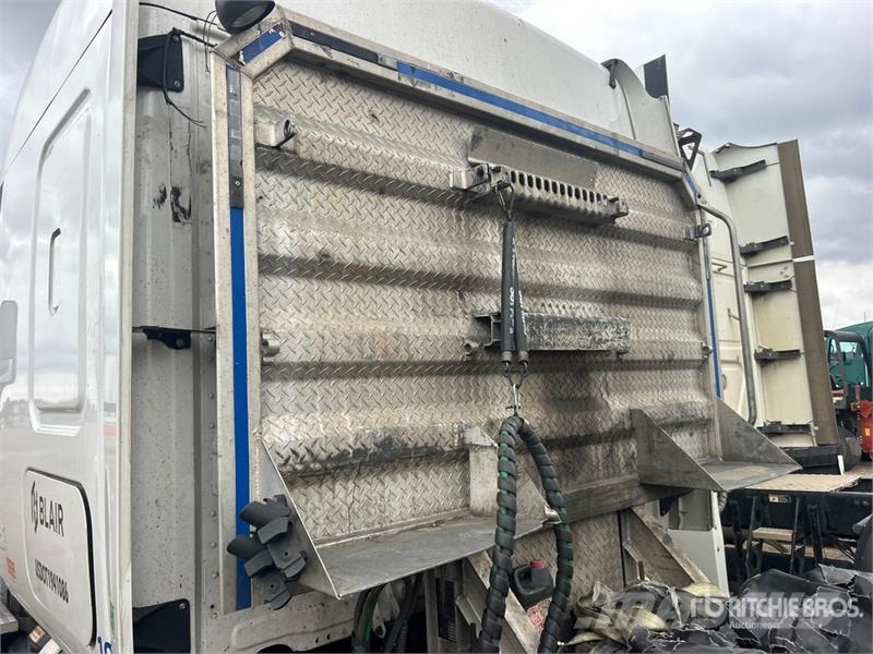 Freightliner Cascadia 125 6x4 T/A Sleeper Truck Tractor Sattelzugmaschinen