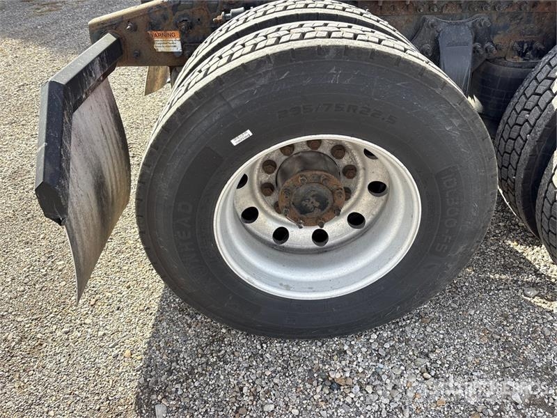 Freightliner Cascadia 125 6x4 T/A Sleeper Truck Tractor Влекачи