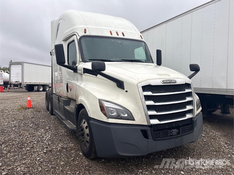 Freightliner Cascadia 126 6x4 T/A Sleeper Truck Tractor Tractores (camiões)