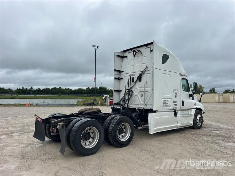 Freightliner Cascadia 125 6x4 T/A Sleeper Truck Tractor Τράκτορες