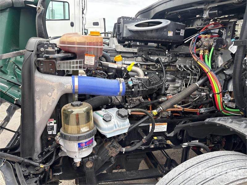 Freightliner Cascadia 126 Prime Movers