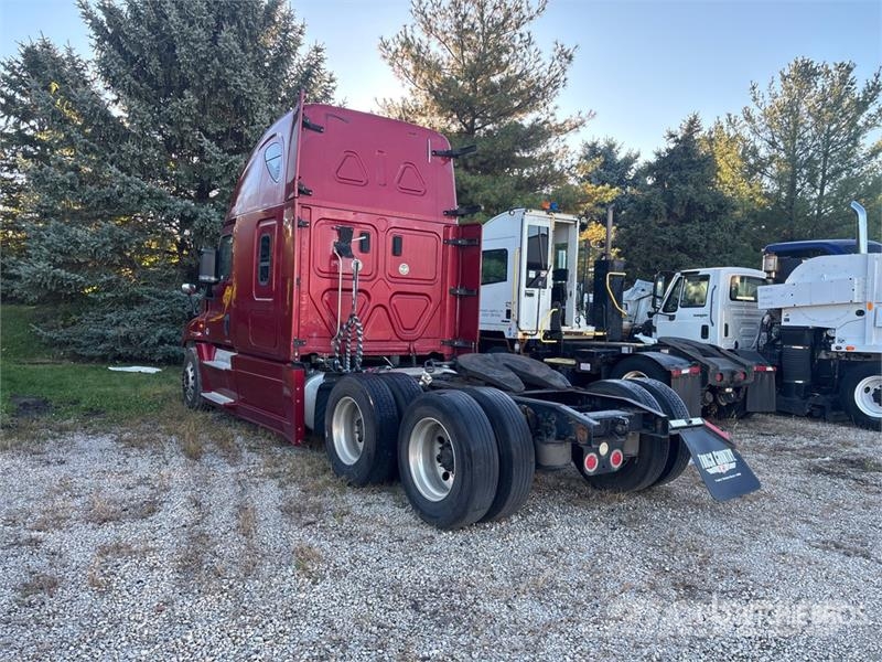 Freightliner Cascadia 125 6x4 T/A Sleeper Truck Tractor Trekkers