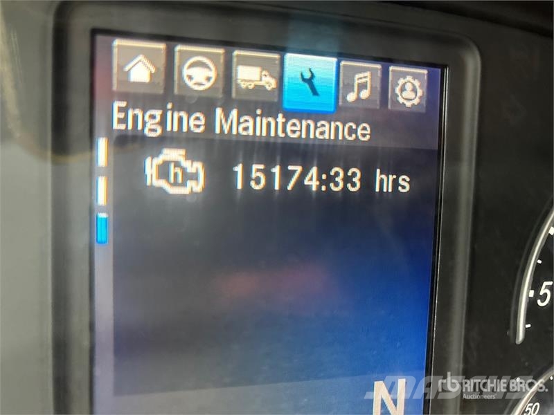 Freightliner Cascadia 126 6x4 T/A Sleeper Truck Tractor Sattelzugmaschinen