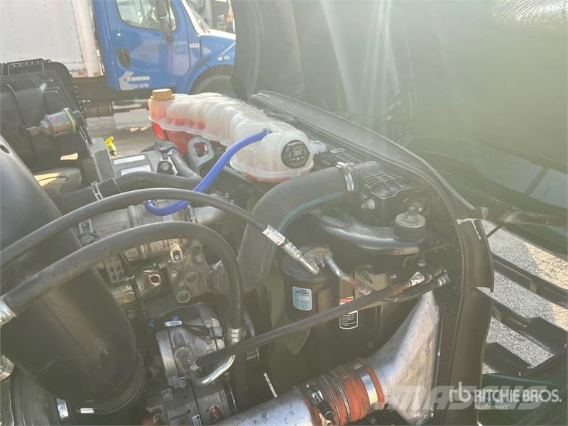 Freightliner Cascadia 126 Седельные тягачи