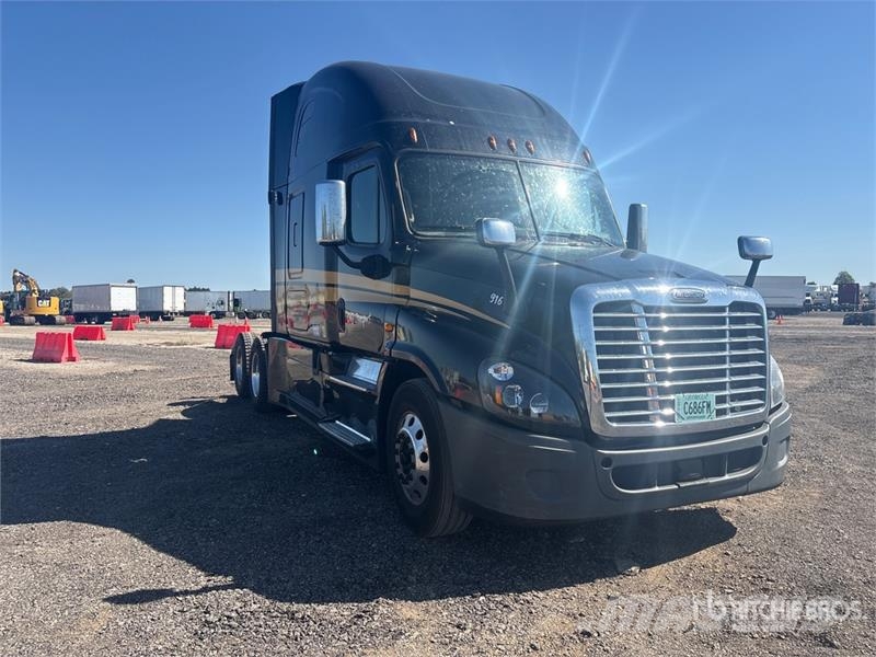 Freightliner Cascadia 125 T/A Sleeper Truck Tractor Trekkvogner