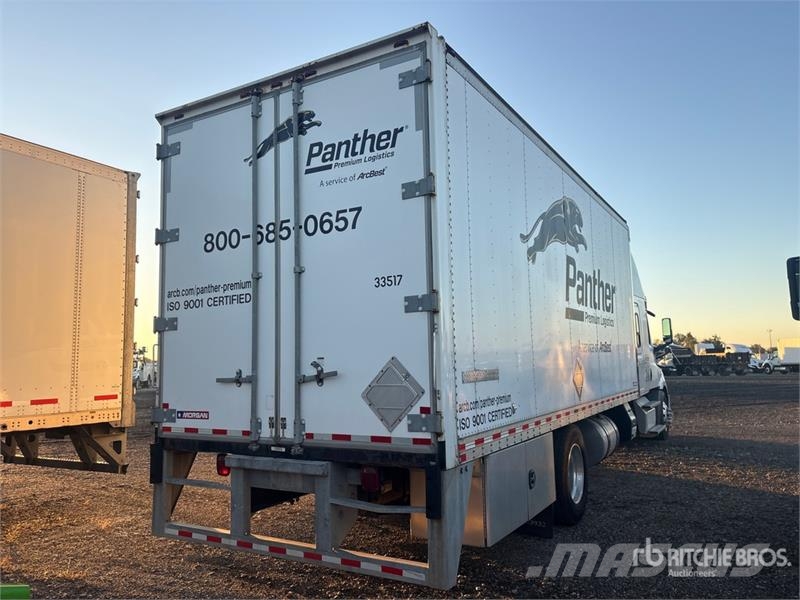 Freightliner Cascadia 116 4x2 Van Truck Sanduk kamioni