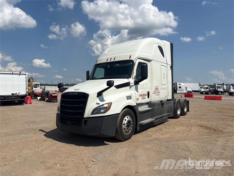 Freightliner Cascadia 126 6x4 T/A Sleeper Truck Tractor Dragbilar