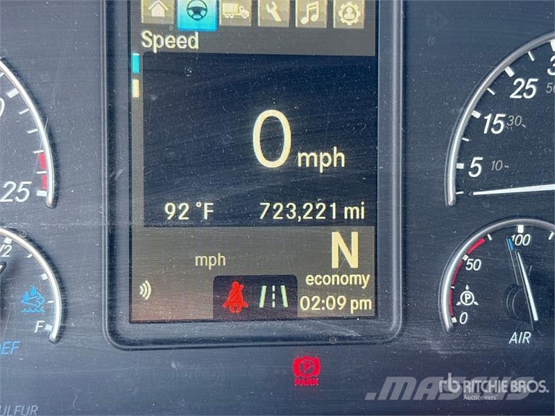 Freightliner Cascadia 126 6x4 T/A Sleeper Truck Tractor Traktorske jedinice