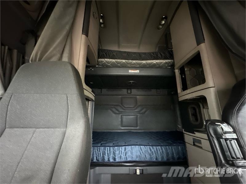 Freightliner Cascadia 125 T/A Sleeper Truck Tractor Sattelzugmaschinen