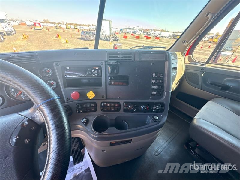 Freightliner Cascadia 125 6x4 T/A Sleeper Truck Tractor Motrici e Trattori Stradali