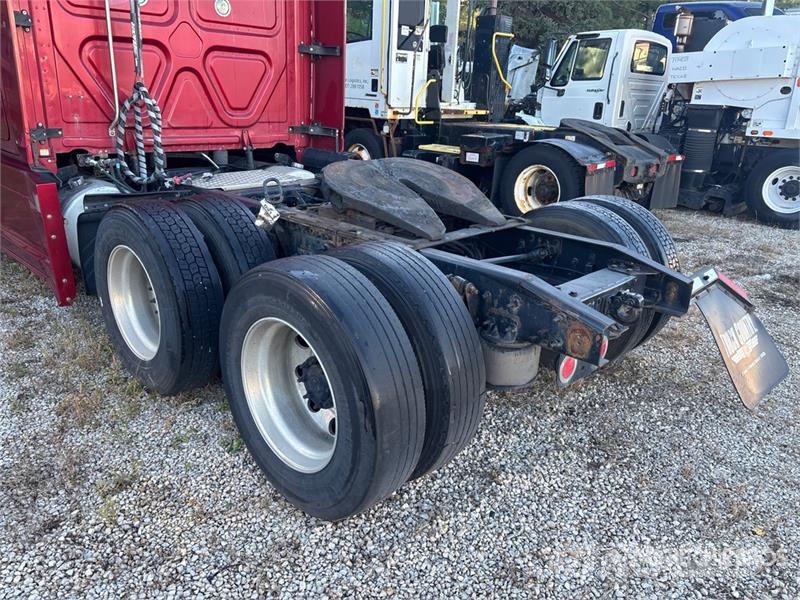 Freightliner Cascadia 125 6x4 T/A Sleeper Truck Tractor Trekkers