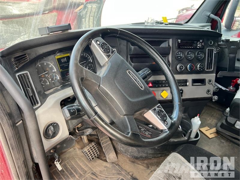 Freightliner Cascadia 126 Vilcēji