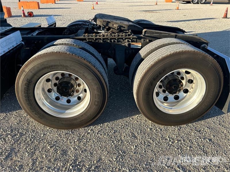 Freightliner Cascadia 126 وحدات الجر