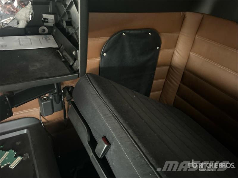 Freightliner Cascadia 126 6x4 T/A Sleeper Truck Tractor Tractor Units