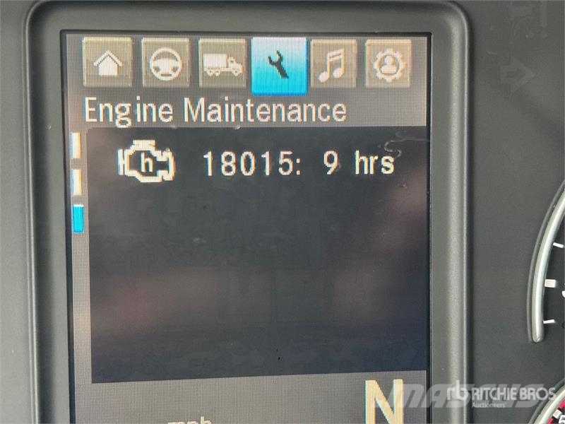 Freightliner Cascadia 126 6x4 T/A Sleeper Truck Tractor Dragbilar