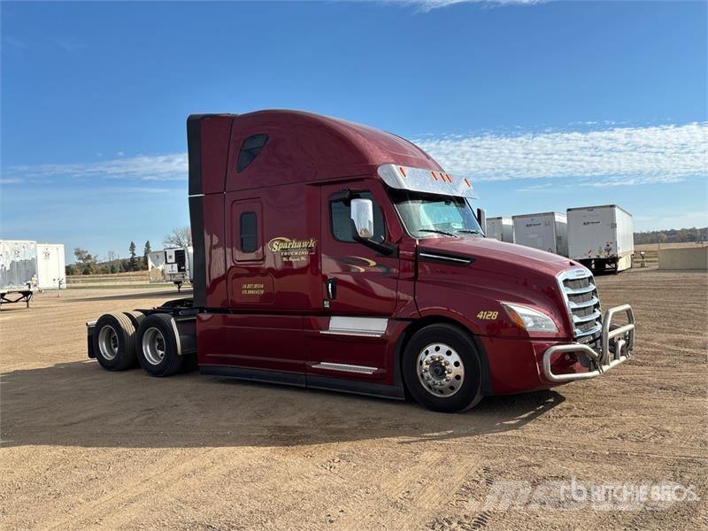 Freightliner Cascadia 126 6x4 T/A Sleeper Truck Tractor Vilcēji