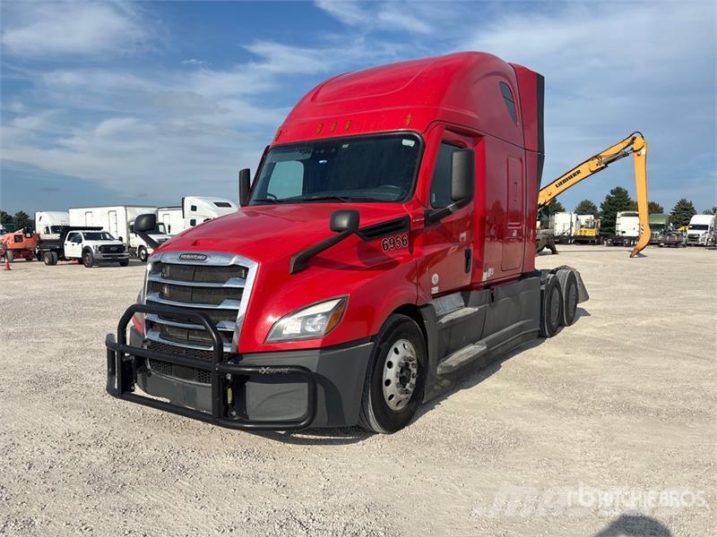 Freightliner Cascadia 126 6x4 T/A Sleeper Truck Tractor Vilcēji
