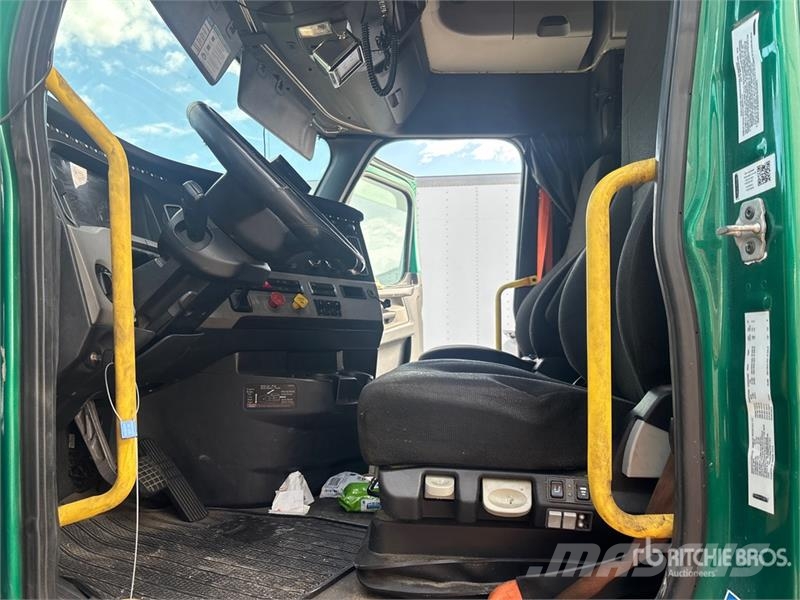Freightliner Cascadia 126 6x4 T/A Sleeper Truck Tractor Motrici e Trattori Stradali