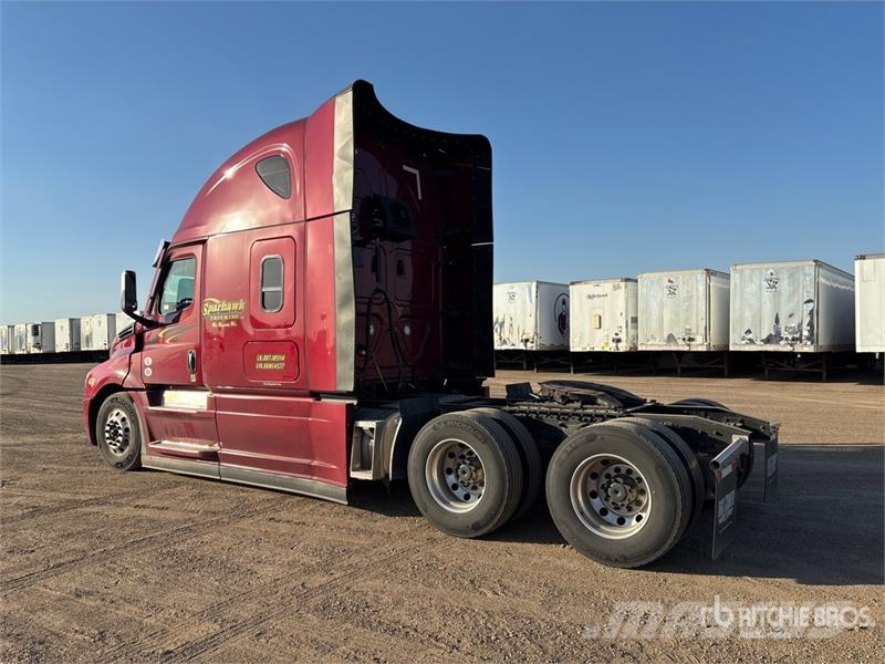 Freightliner Cascadia 126 6x4 T/A Sleeper Truck Tractor Vilcēji