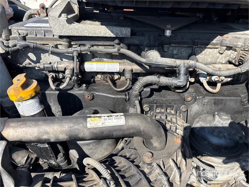 Freightliner Cascadia 126 6x4 T/A Sleeper Truck Tractor Sattelzugmaschinen
