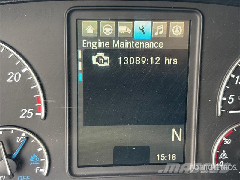 Freightliner Cascadia 126 6x4 T/A Sleeper Truck Tractor 牵引车