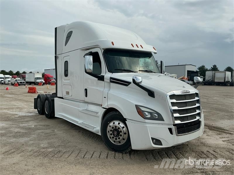 Freightliner Cascadia 126 6x4 T/A Sleeper Truck Tractor Prime Movers