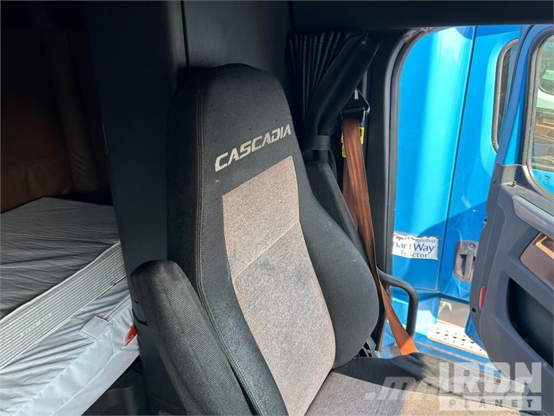 Freightliner Cascadia 126 Sadulveokid