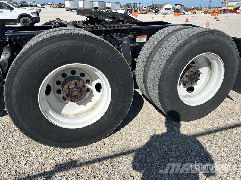 Freightliner Cascadia 126 Седельные тягачи