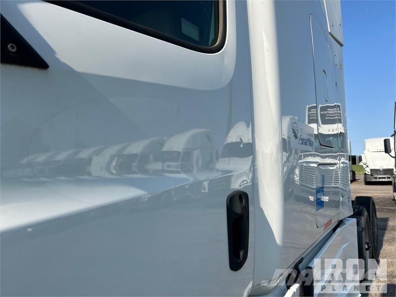 Freightliner Cascadia 126 Vilcēji