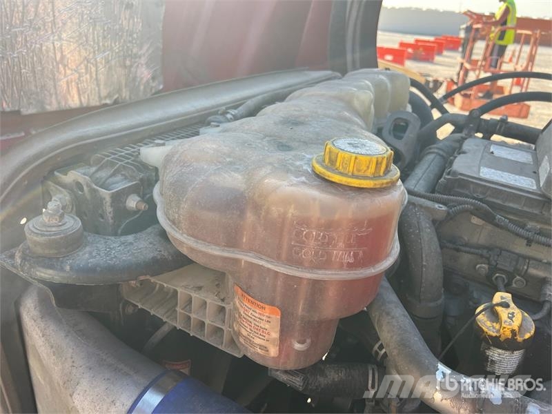 Freightliner Cascadia 126 6x4 T/A Sleeper Truck Tractor Vilcēji