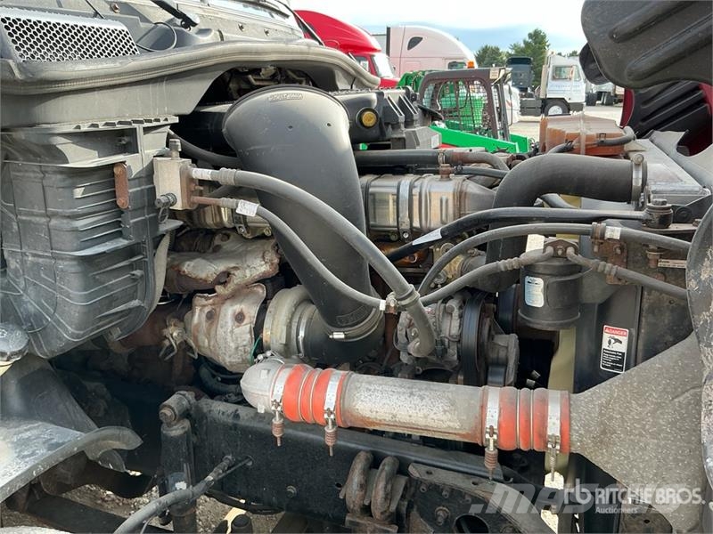 Freightliner Cascadia 125 T/A Sleeper Truck Tractor وحدات الجر