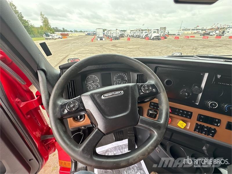 Freightliner Cascadia 126 6x4 T/A Sleeper Truck Tractor 트랙터 유닛