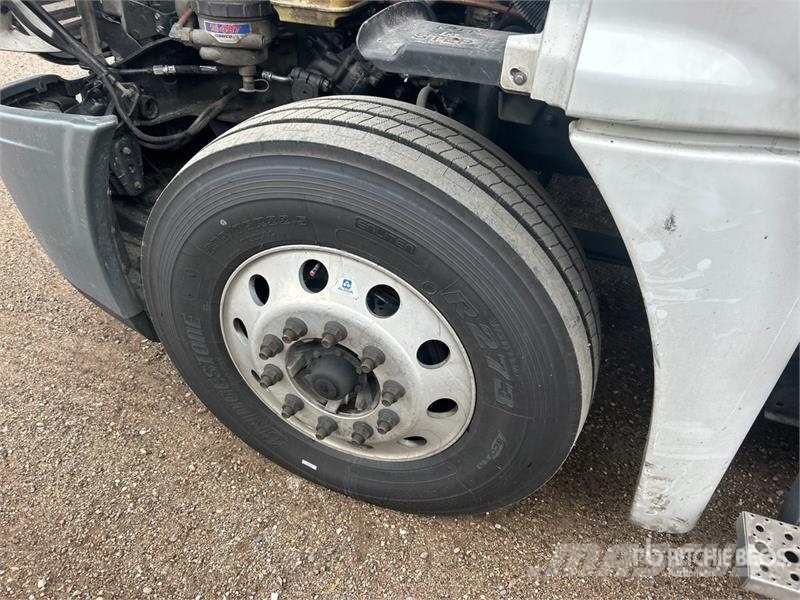 Freightliner Cascadia 125 6x4 T/A Sleeper Truck Tractor Sattelzugmaschinen
