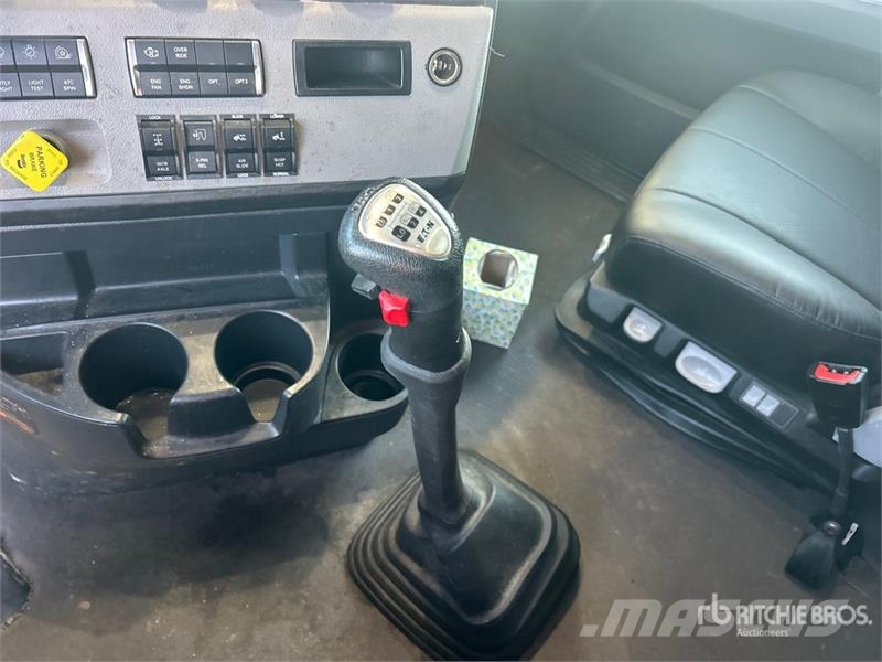 Freightliner Cascadia 126 Влекачи