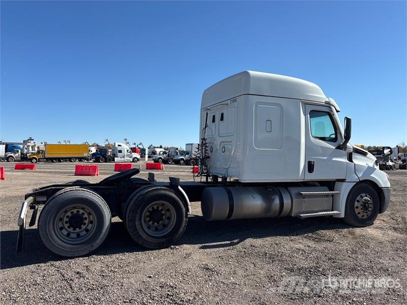 Freightliner Cascadia 126 Тягачі