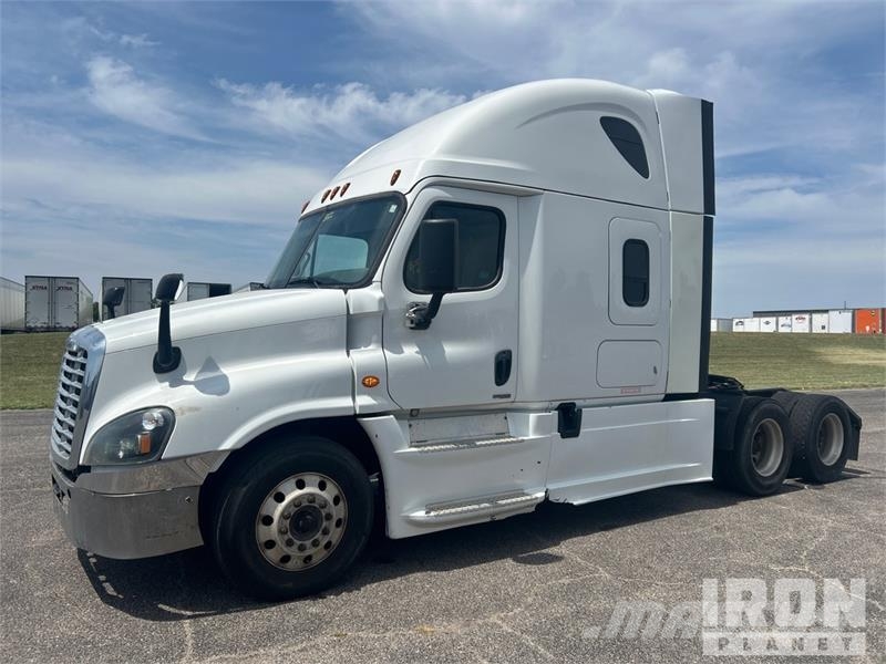 Freightliner Cascadia 125 Vetopöytäautot