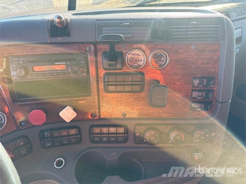 Freightliner Cascadia 125 6x2 T/A Sleeper Truck Tractor Tracteur routier