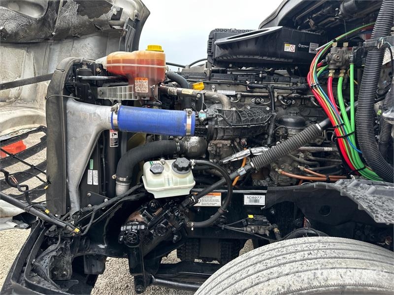 Freightliner Cascadia 126 6x4 T/A Sleeper Truck Tractor Влекачи