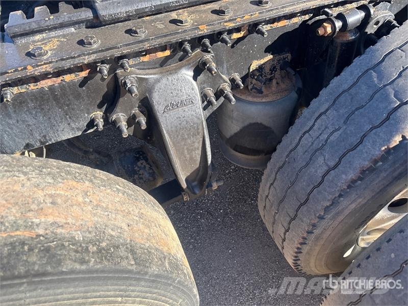 Freightliner Cascadia 125 6x4 T/A Sleeper Truck Tractor وحدات الجر