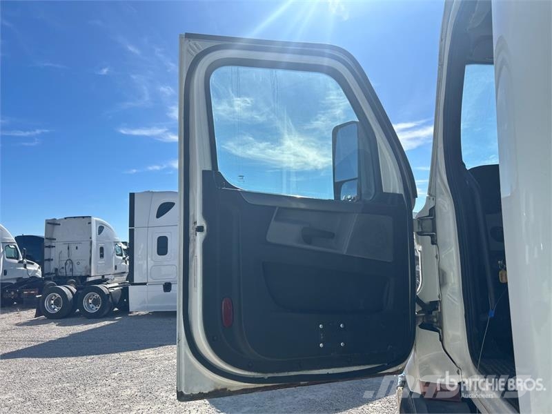 Freightliner Cascadia 116 牵引车