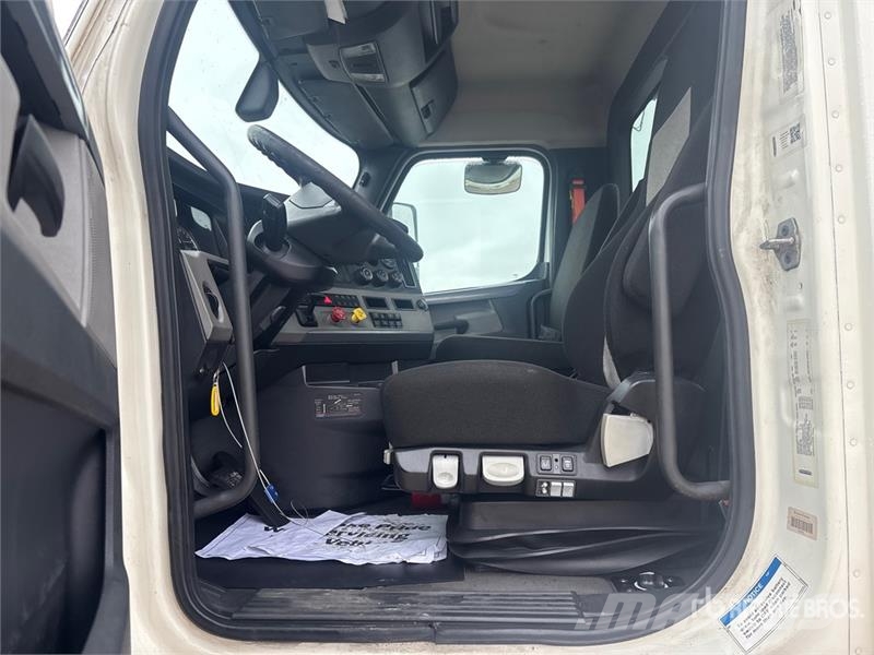 Freightliner Cascadia 116 Vilcēji