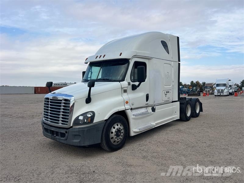 Freightliner Cascadia 125 6x4 T/A Sleeper Truck Tractor Vilcēji